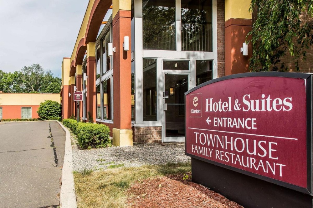 Clarion Hotel & Suites Hamden-New Haven Image 14