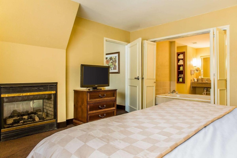 Clarion Hotel & Suites Hamden-New Haven Image 15