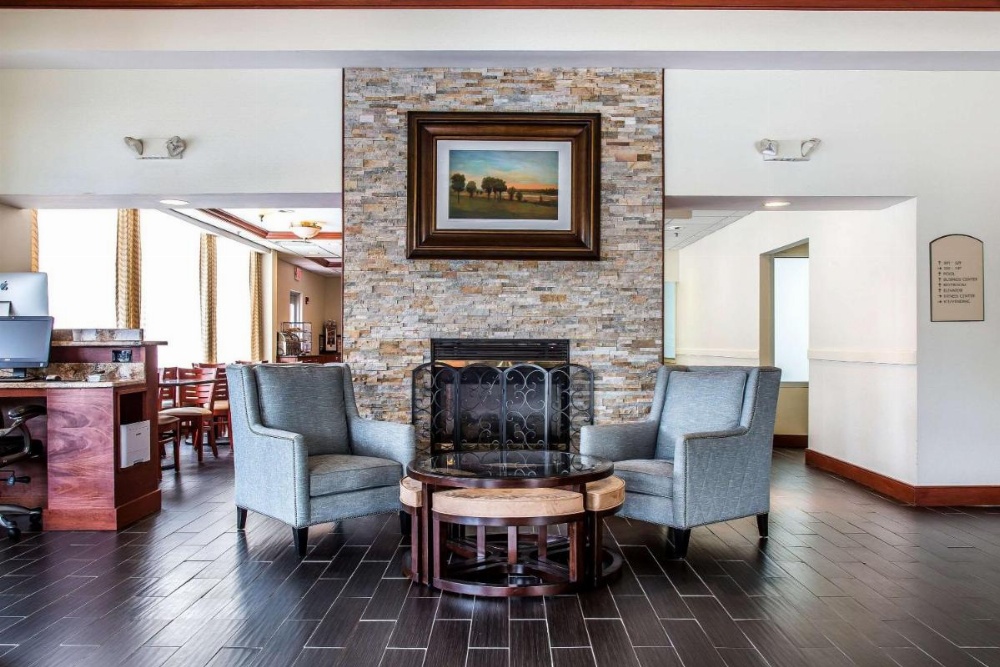 Clarion Hotel & Suites Hamden-New Haven Image 19