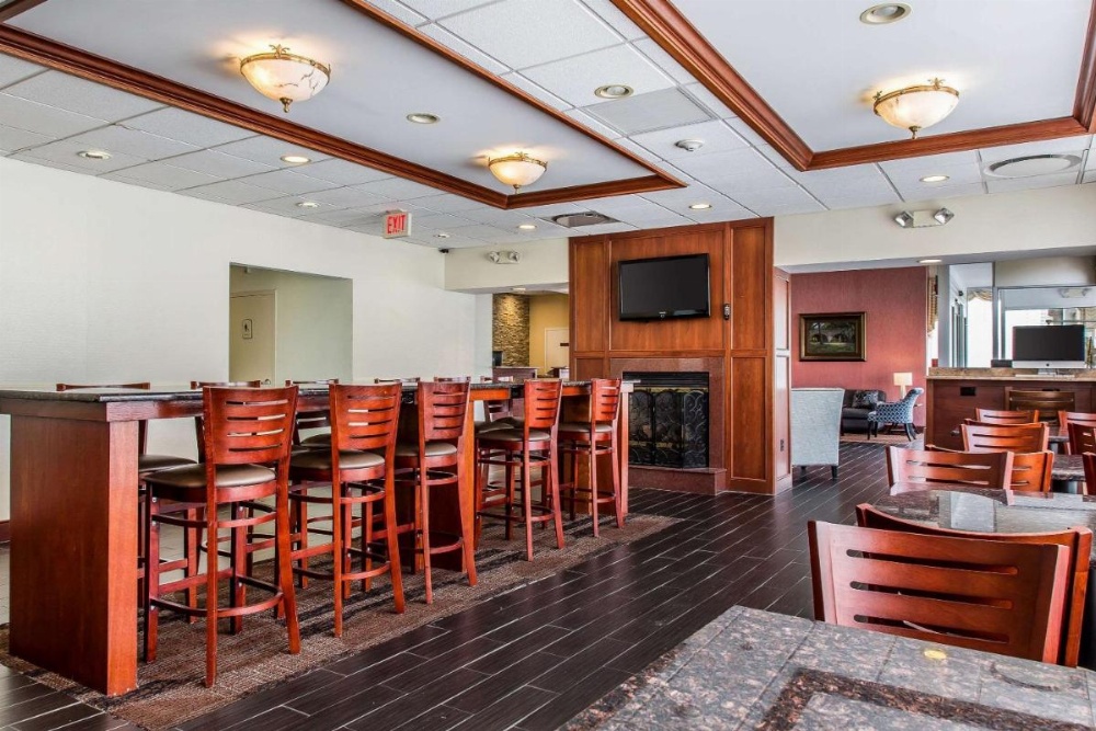 Clarion Hotel & Suites Hamden-New Haven Image 22