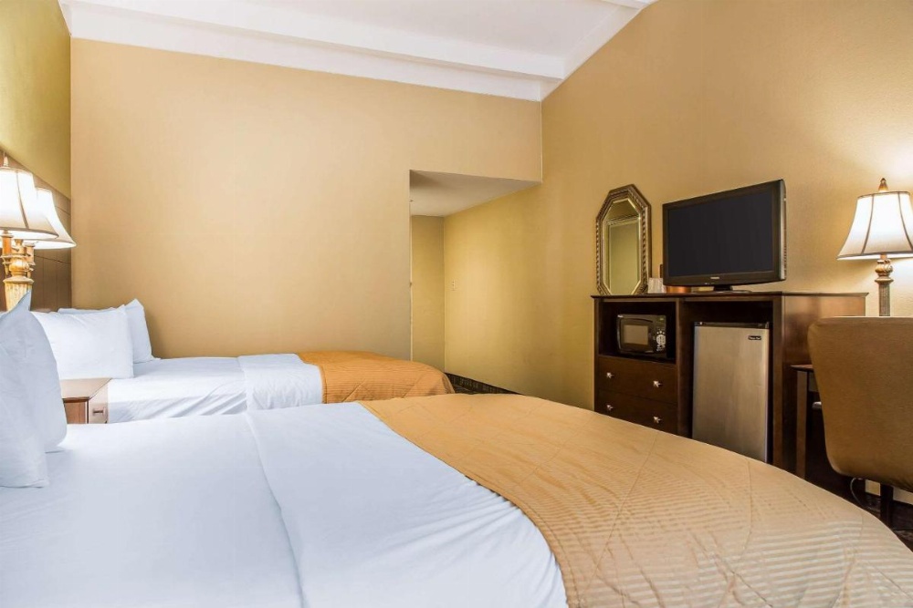 Clarion Hotel & Suites Hamden-New Haven Image 27