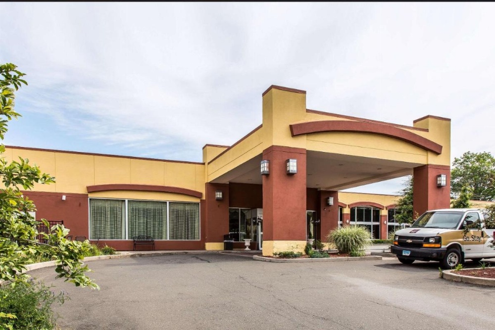 Clarion Hotel & Suites Hamden-New Haven Image 35