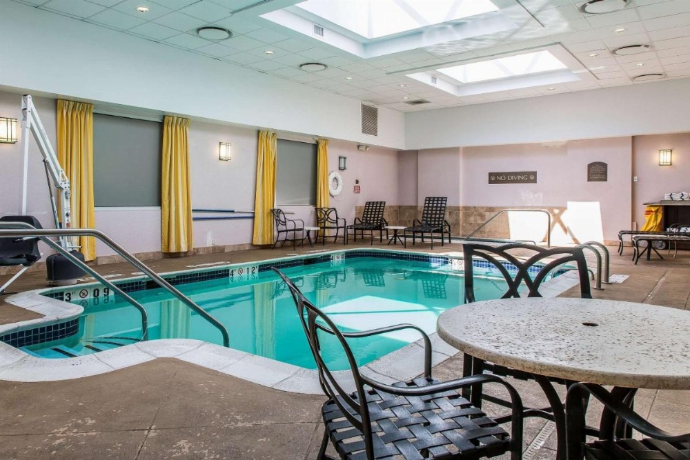 Clarion Hotel & Suites Hamden-New Haven Image 37